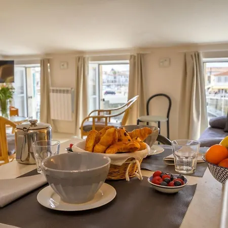 With 3 Windows Overlooking The Port Of St Martin De Re *