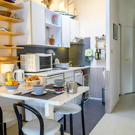 With 3 Windows Overlooking The Port Of St Martin De Re *