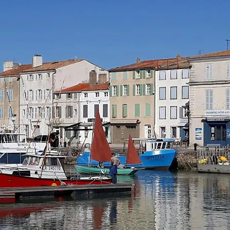 דירה With 3 Windows Overlooking The Port Of St Martin De Re